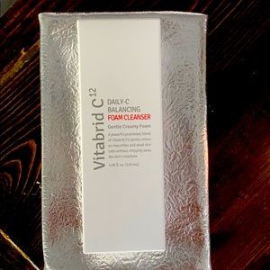 Vitabrid c12 Daily-c balancing foam cleanser